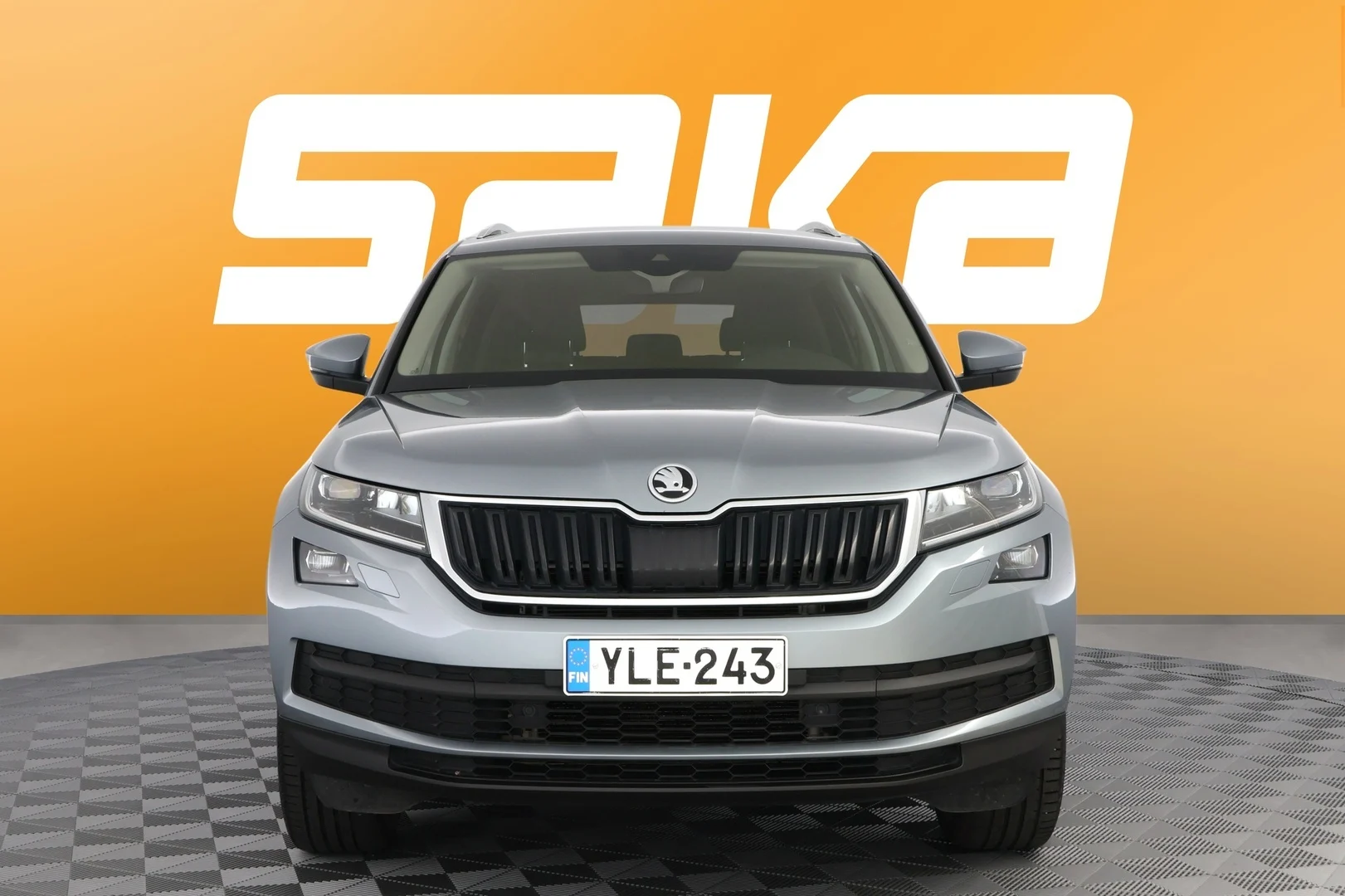 Car Image - 6RZdYRiFbbuujyuKIgj25Y