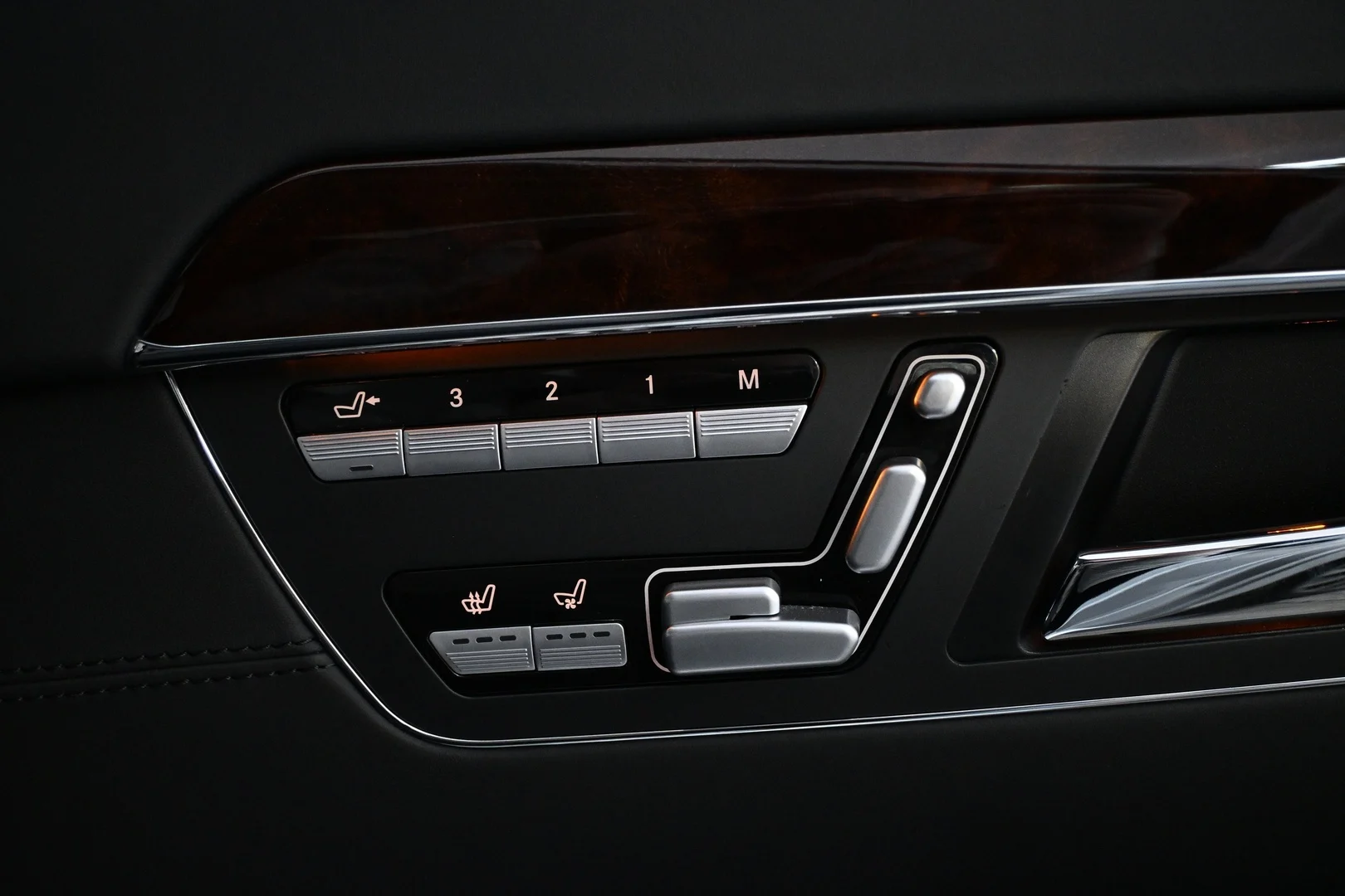Car Image - 7tEewDUunmshCVIjZRu5lO