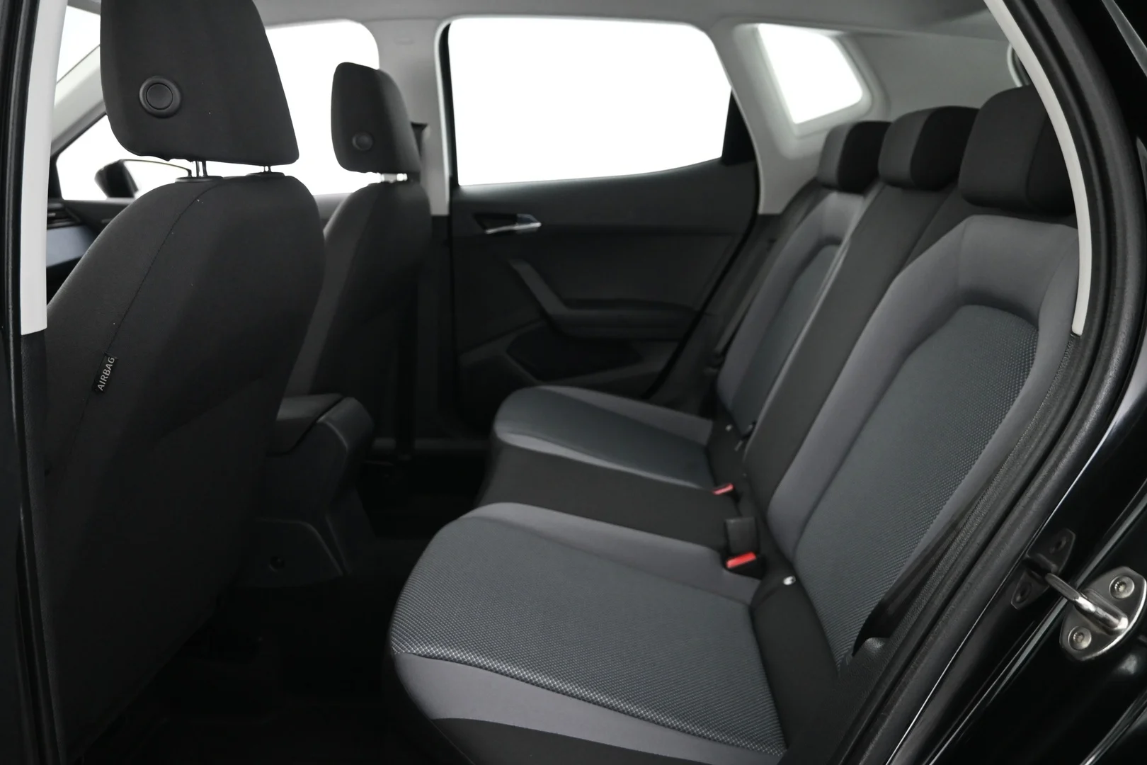 Car Image - 6IAmZ5VfryEH5vVhA40npy