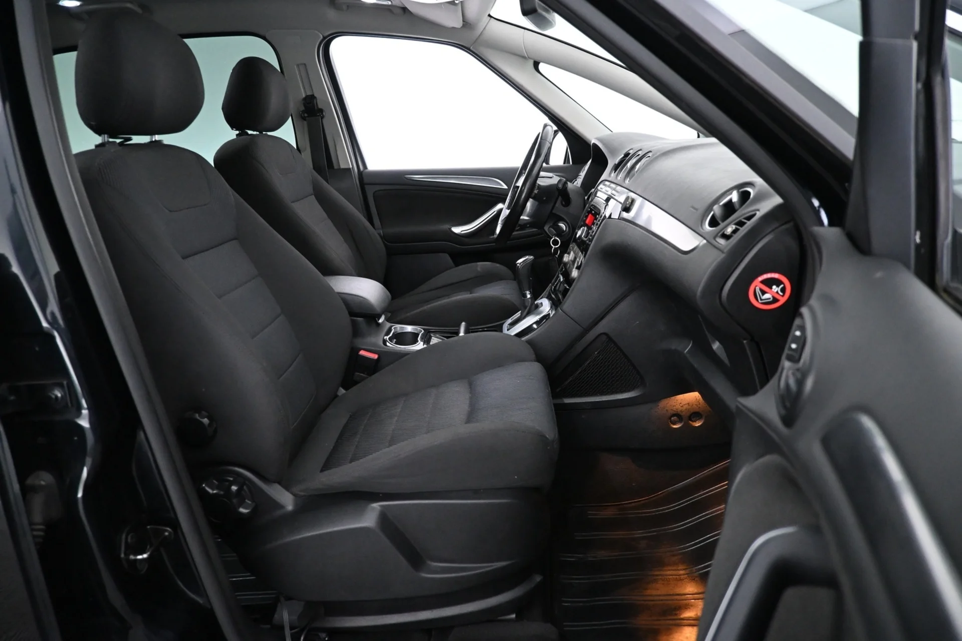 Car Image - 0j47KMCUyEObXx3jVf4Tu