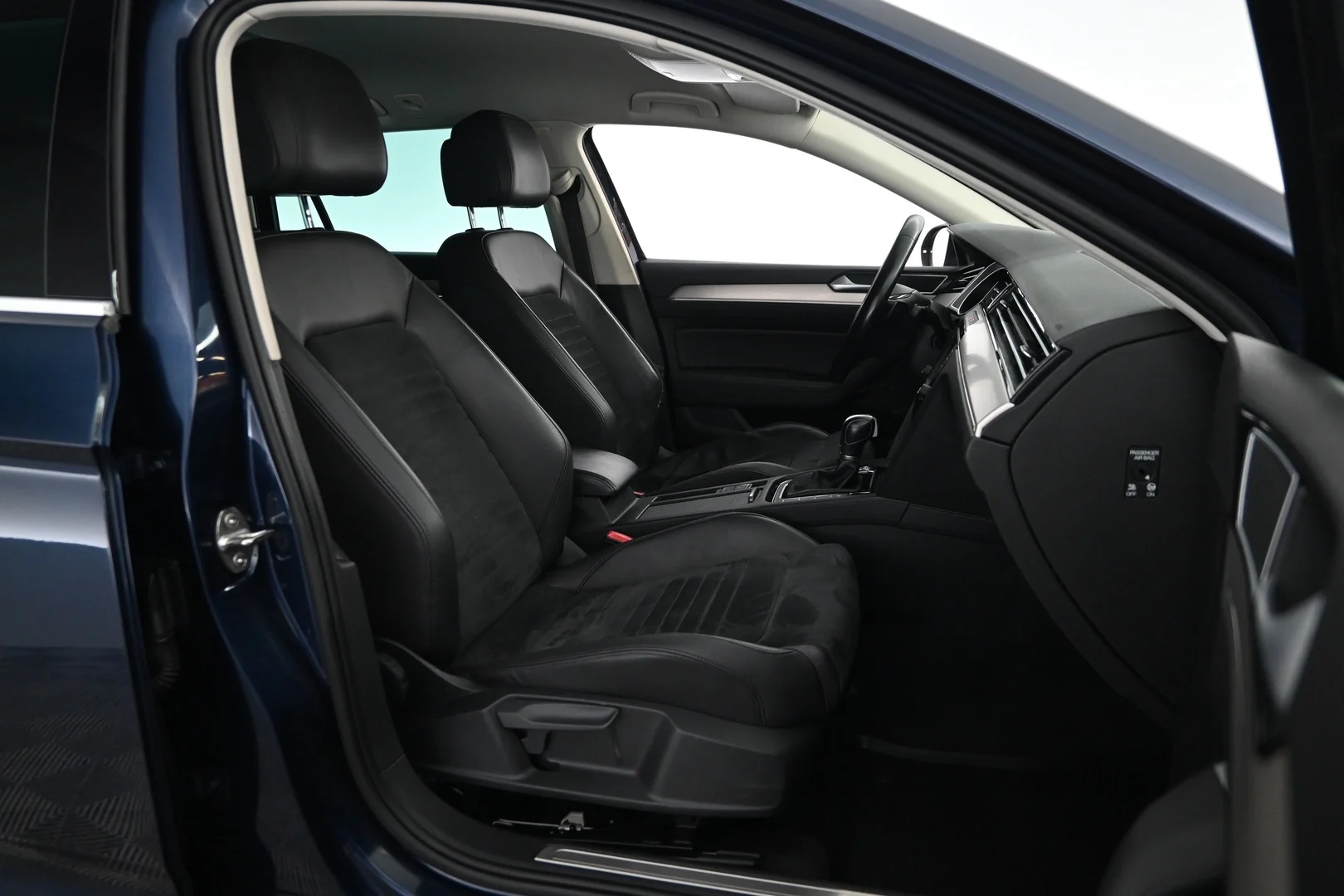 Car Image - 5wxplT5sKTbbz5Ekp2Jpn9