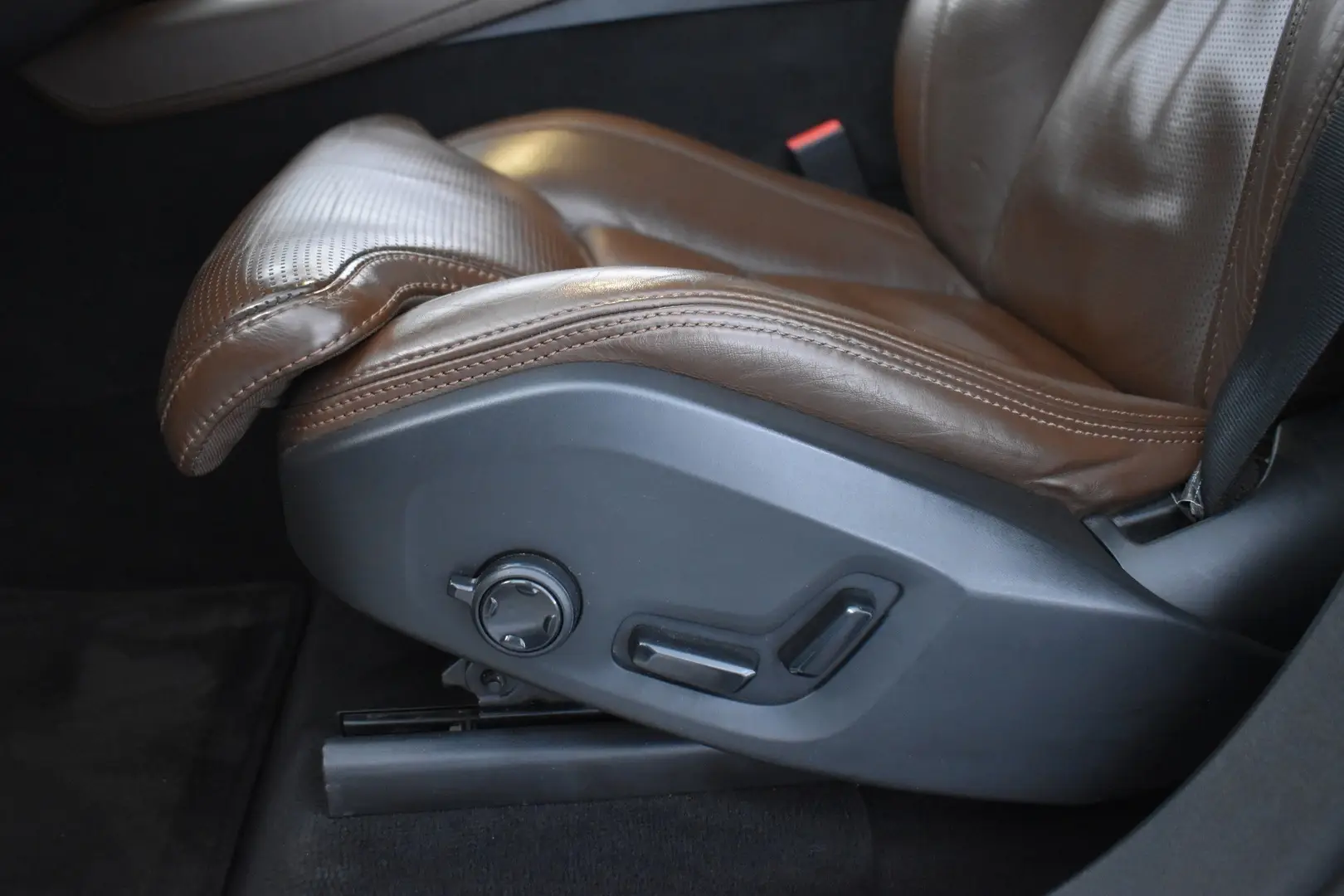 Car Image - 4p6B2A7GLrRgaIVMgB7Muz
