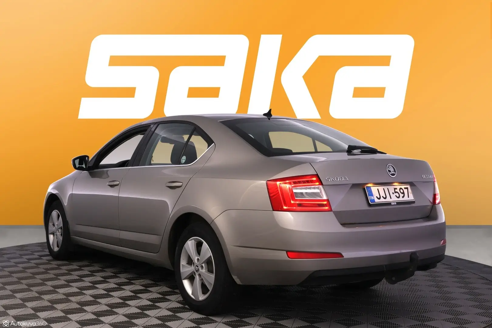 Car Image - 6onBqsp9EOSl7HUlkKAMA6