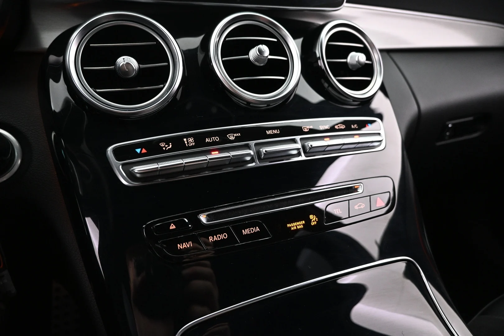 Car Image - ghV4Pdp4vPHql7ponLNp7
