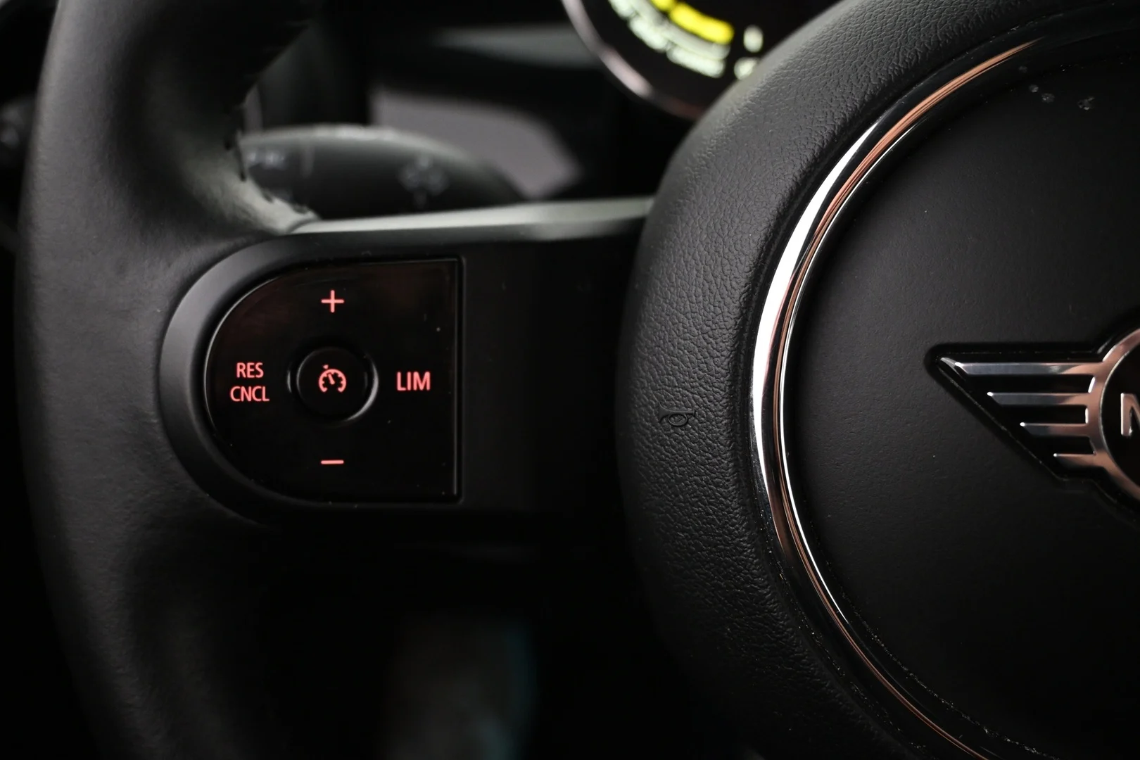 Car Image - 3FXpCFfengIY4ogoj0kYN
