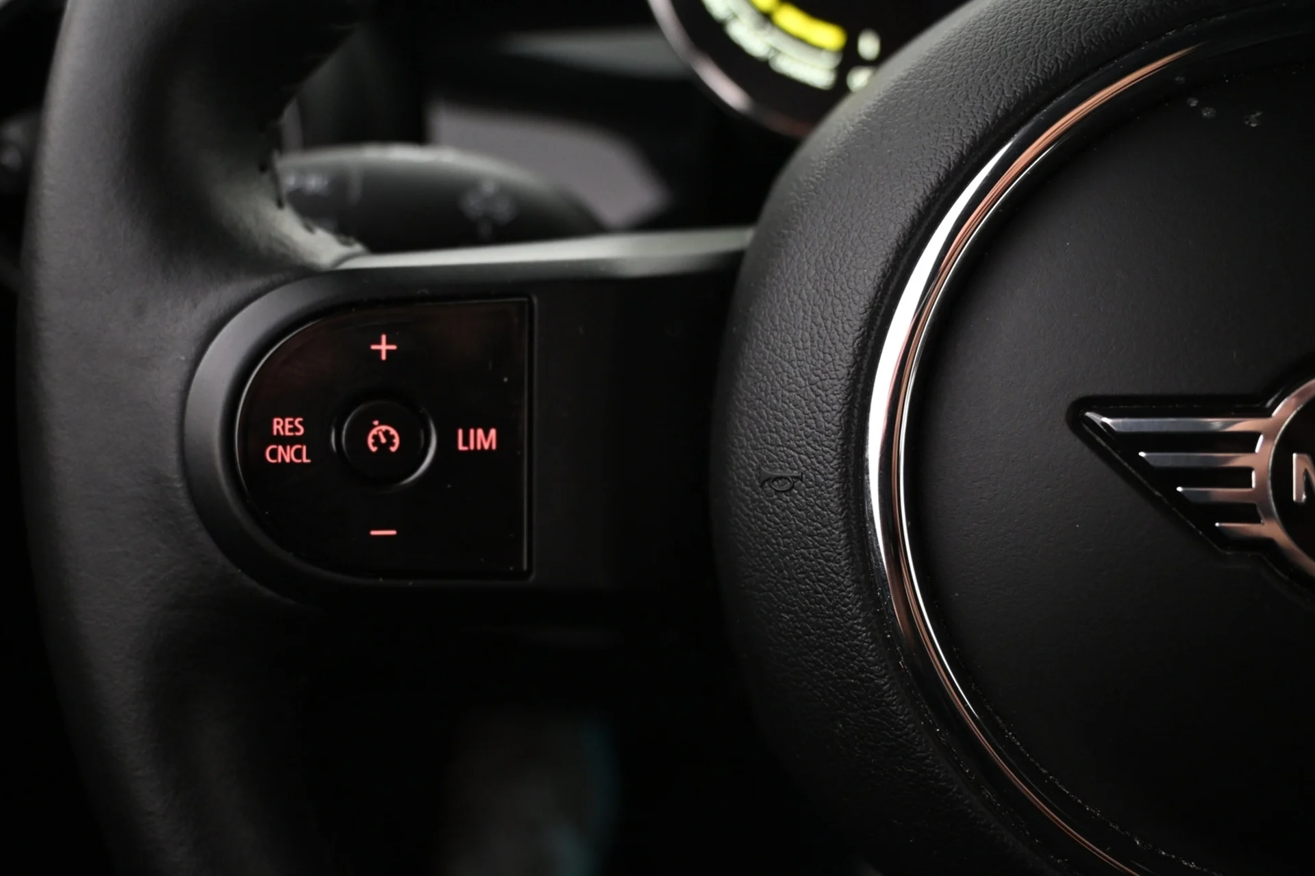 Car Image - 3FXpCFfengIY4ogoj0kYN