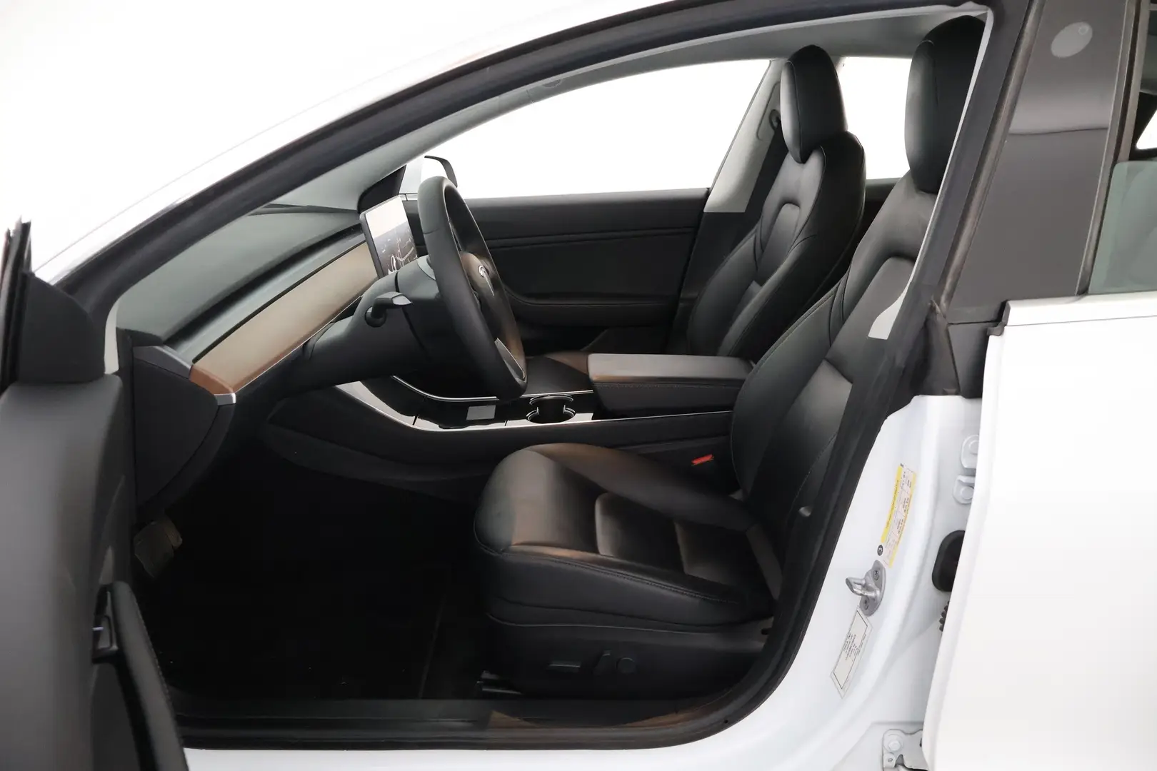 Car Image - 4X7ICr9ZoClmNLr22BkQMS