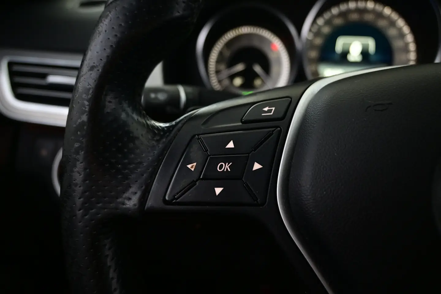 Car Image - 5TWscnpUxzUFI4HVBX4yfN