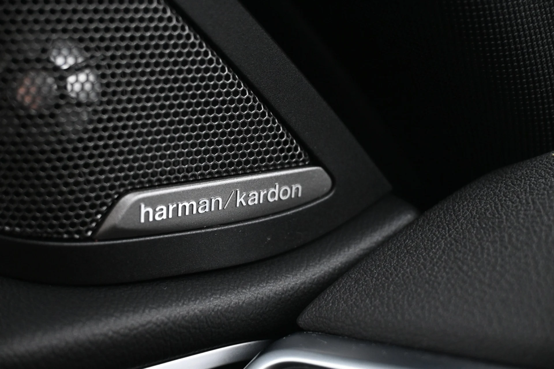 Car Image - 3ZIZhBnvFbyZVKgwyTiIYo