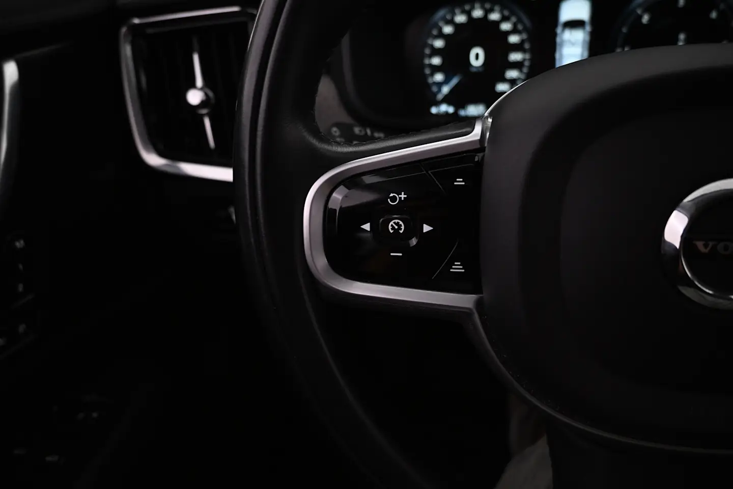 Car Image - 6QL7dHFukHTZcdM1cWh70G