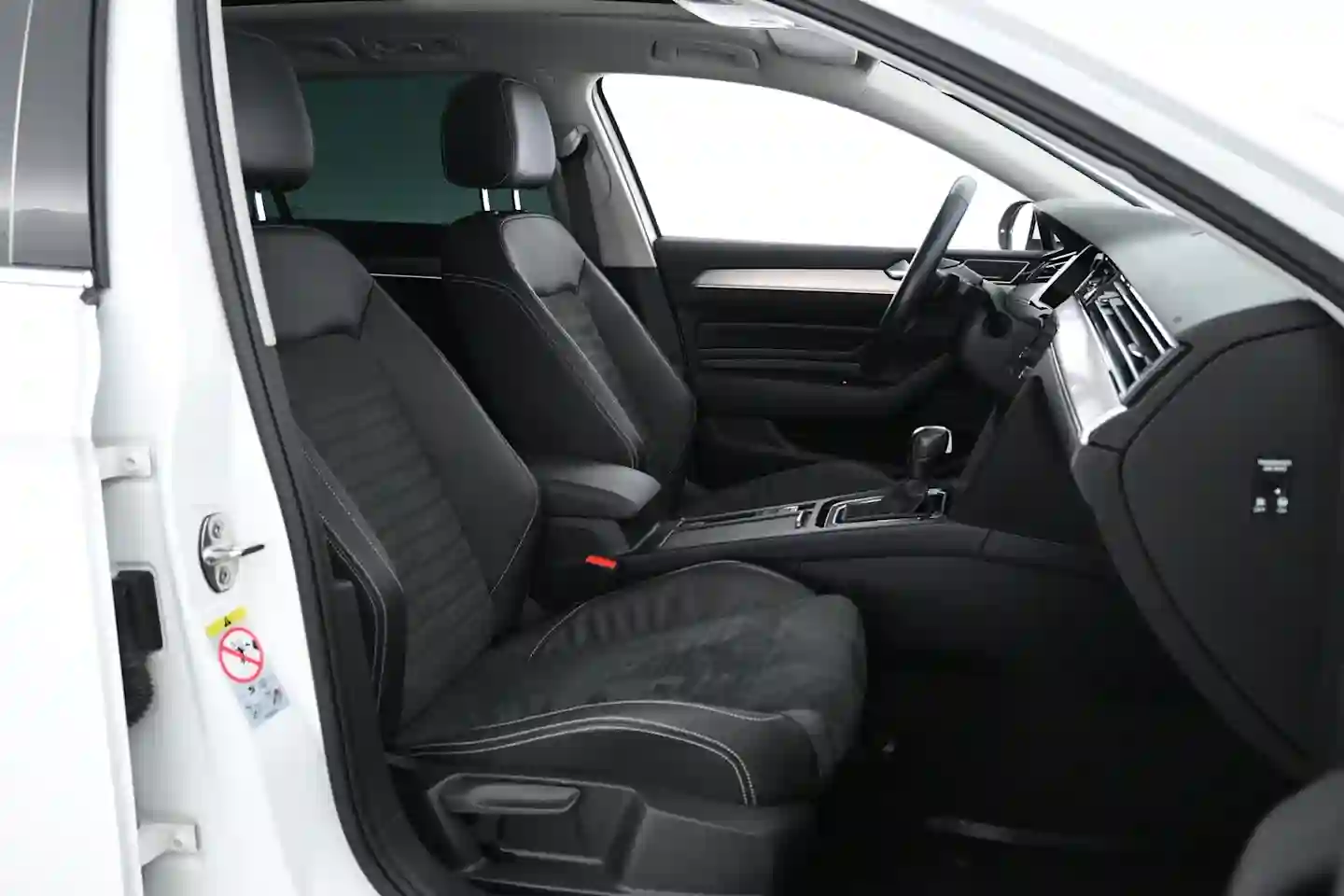 Car Image - 2FczeDDtWsb0OPE6DSYiQD