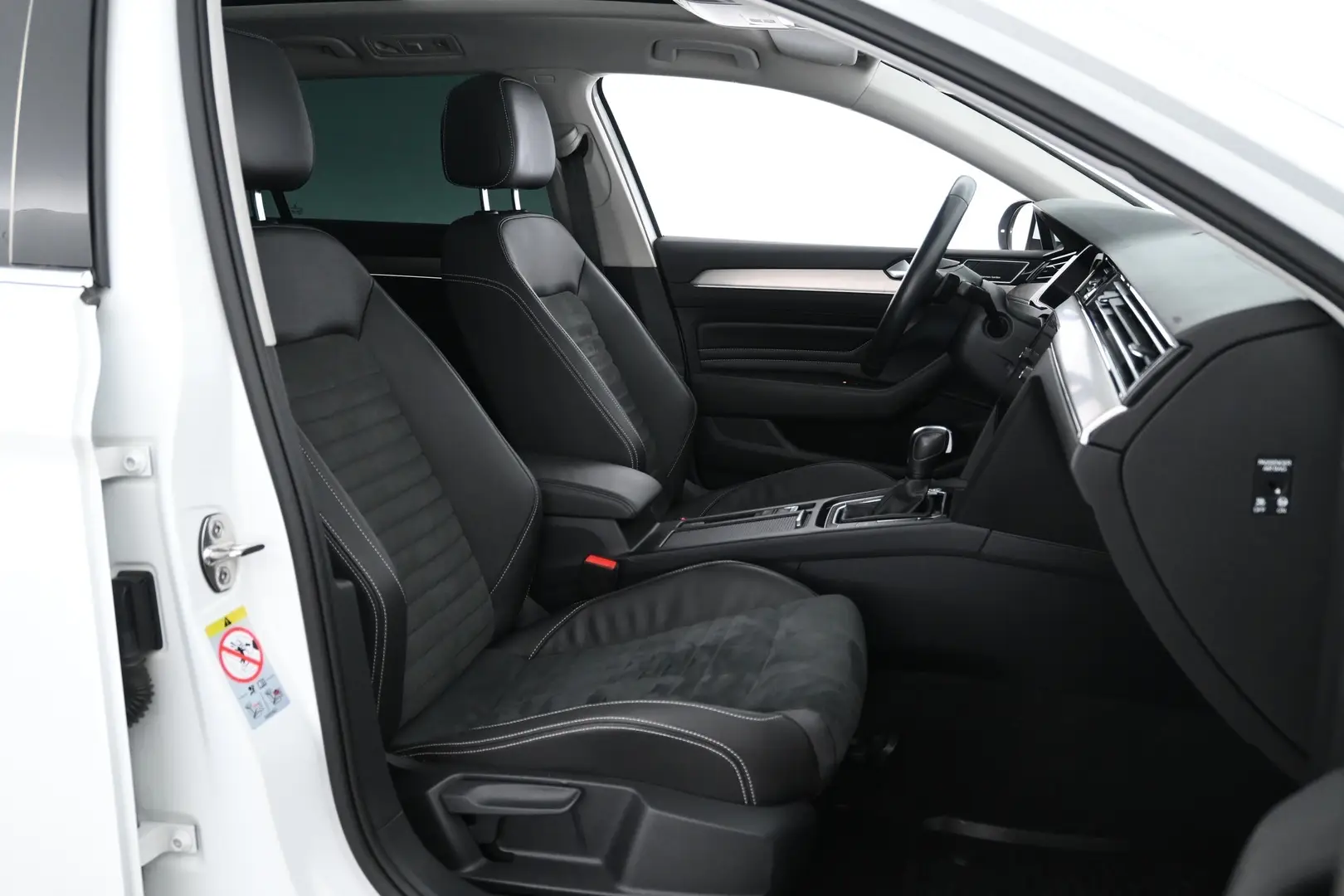 Car Image - 2FczeDDtWsb0OPE6DSYiQD