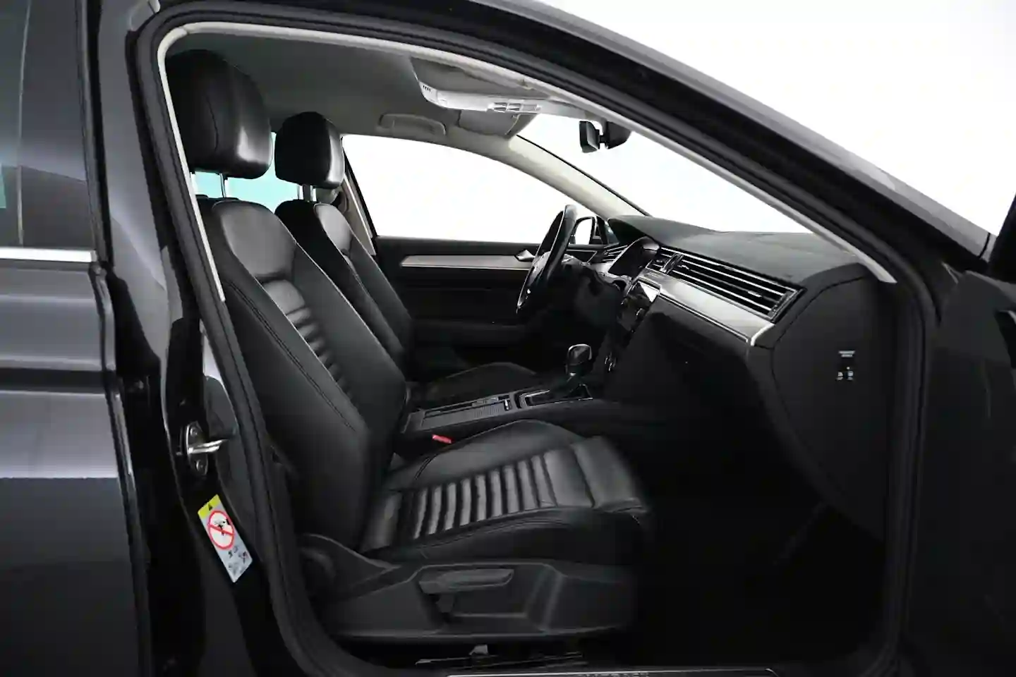 Car Image - 1FBi9mCdycl7sjD6C6FxyT