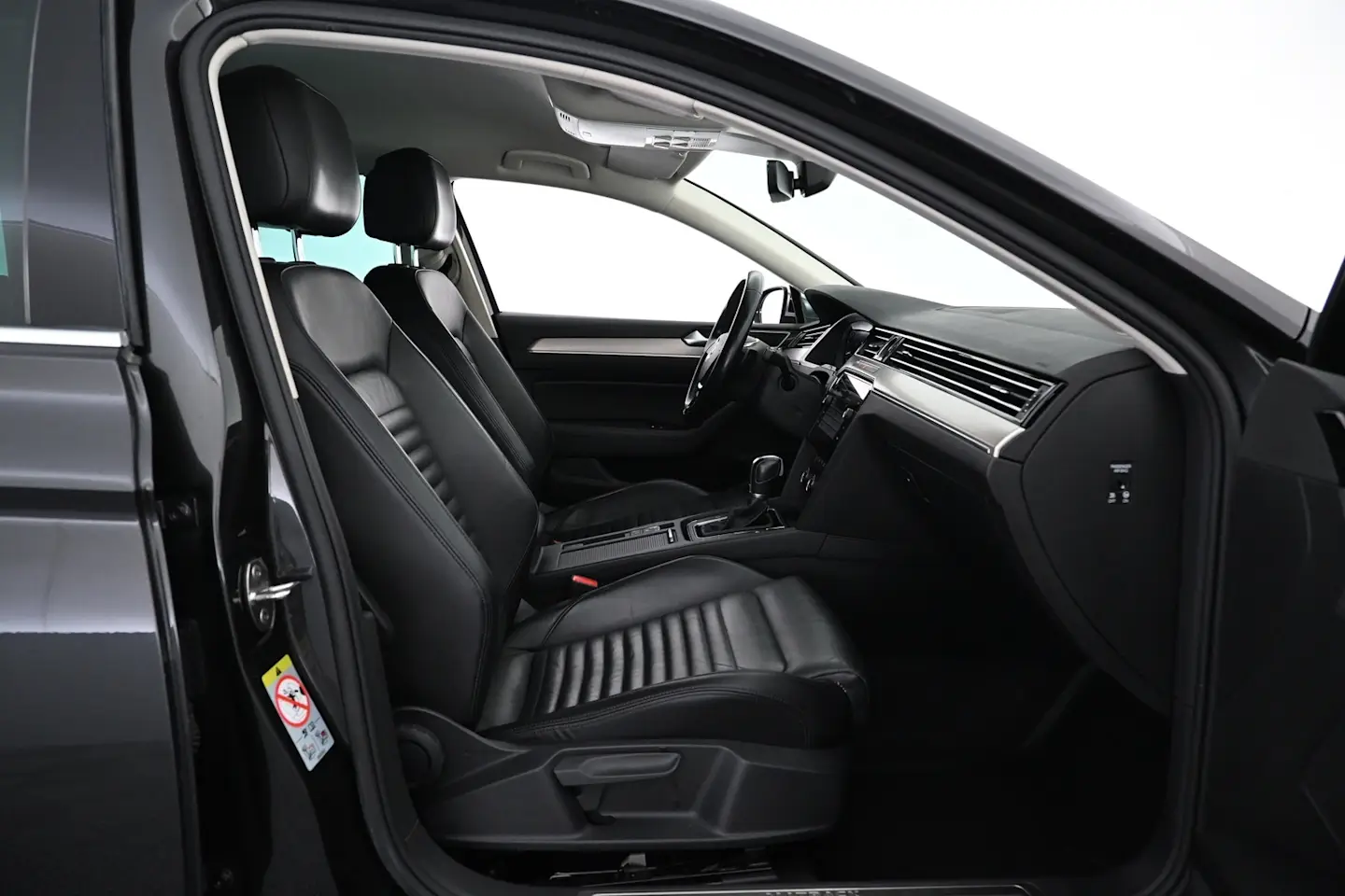 Car Image - 1FBi9mCdycl7sjD6C6FxyT