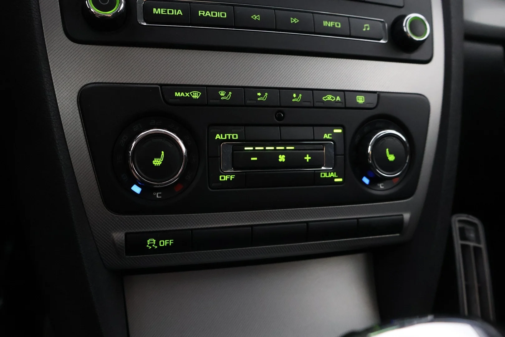 Car Image - 3x04zYo196vkSI47bfll2T
