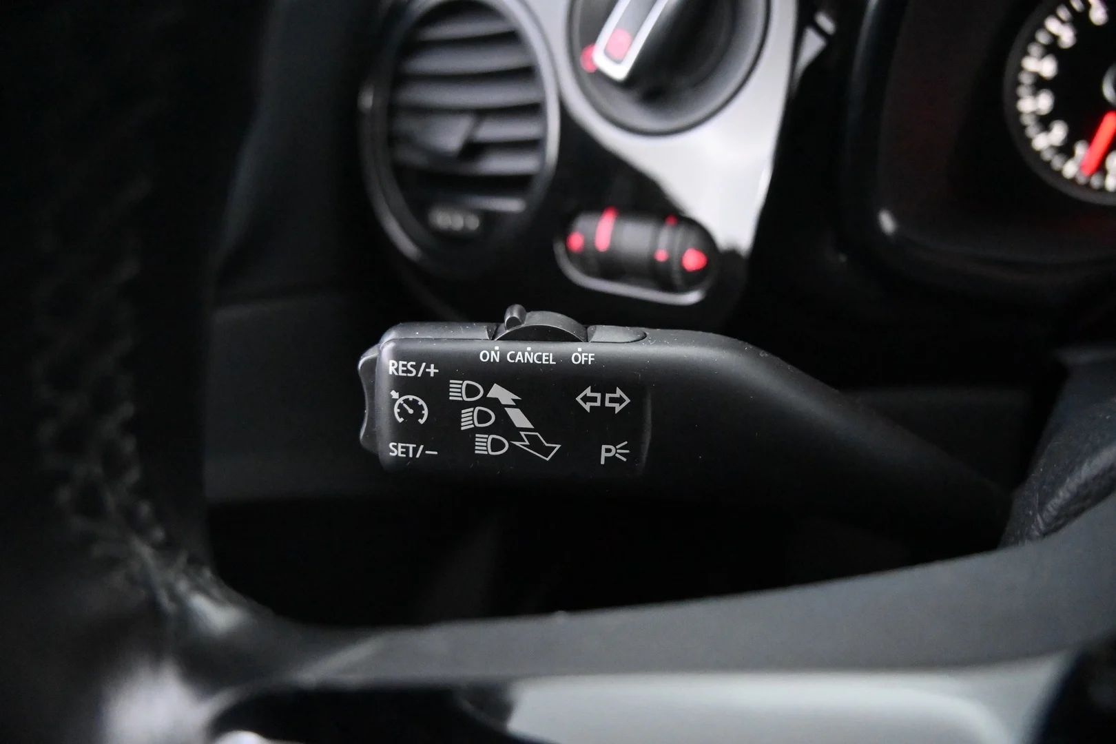 Car Image - 5naKZ16Rgx3t0rcKWhi9en