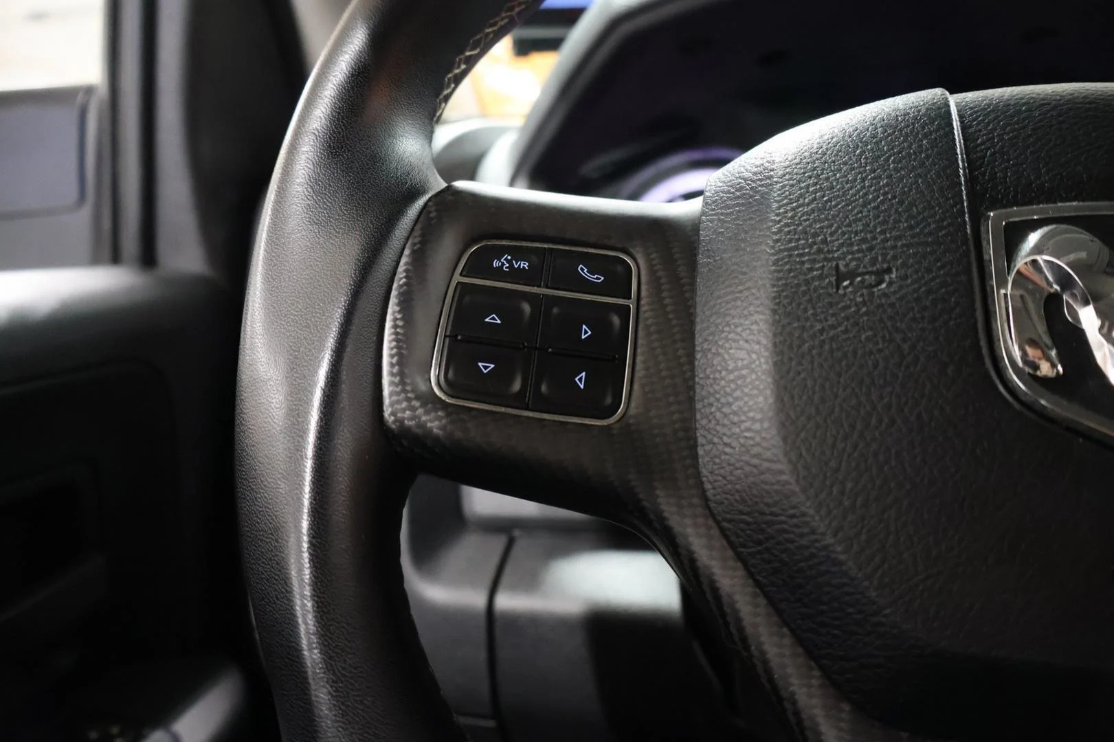 Car Image - ksCCahsc2X4cebnO4CQoB