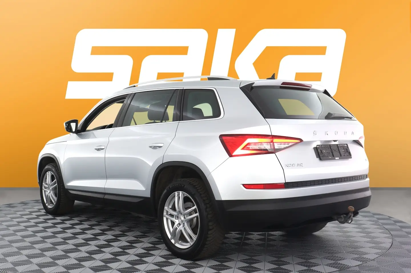 Car Image - 3nx2S78ilQhl3rLAELbaHH