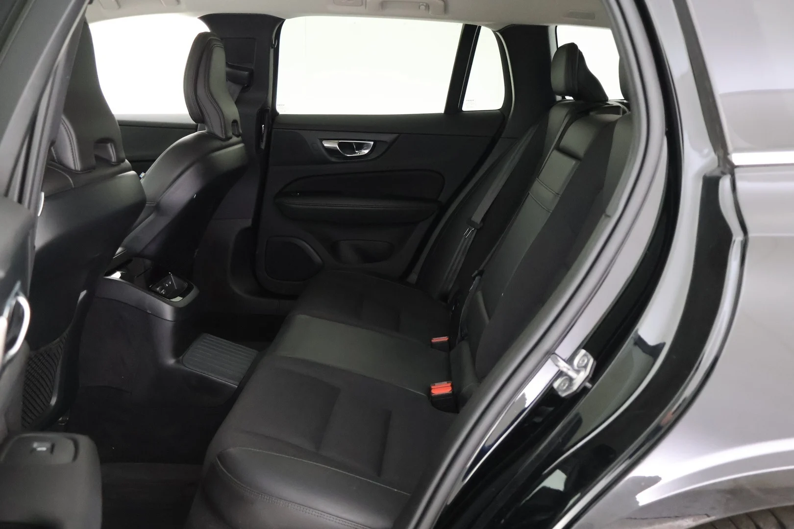 Car Image - 7HbRmK4iwWCt7UxQaiUrYh