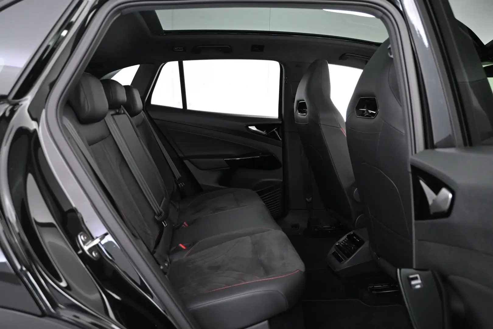 Car Image - 3dxtGtOUuGTIPCRsegGeeA