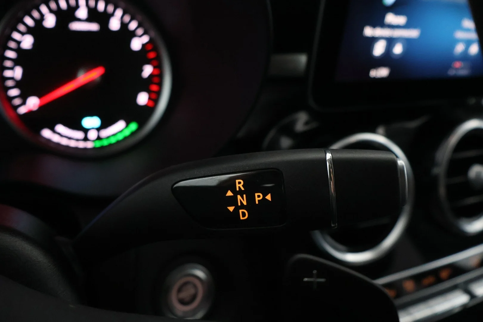 Car Image - 1dPnf6hJV8yAtnU4slfRyA
