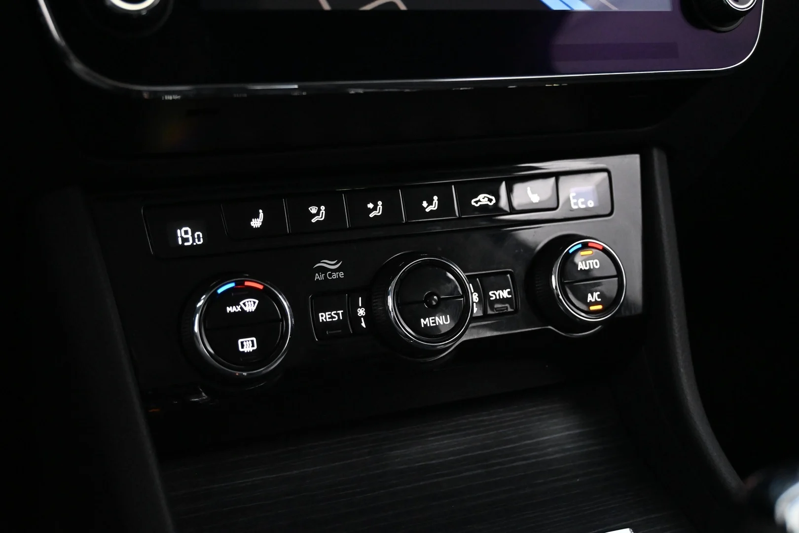 Car Image - 6xxFfqOQ82af66d18jjiUf