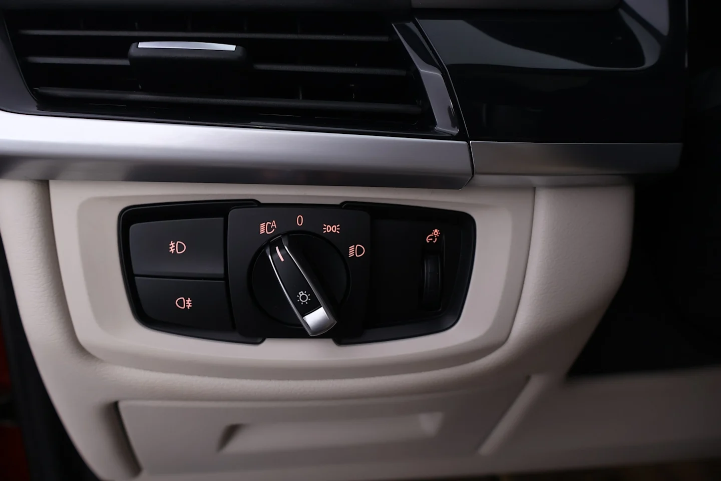 Car Image - 6UZspv60ugRmlx3Phaac8Y