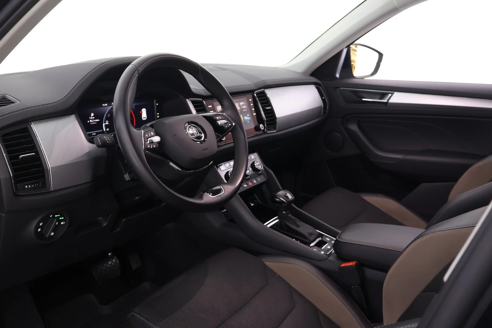 Car Image - 2EdesiaZFqAX9JaCEydvUG