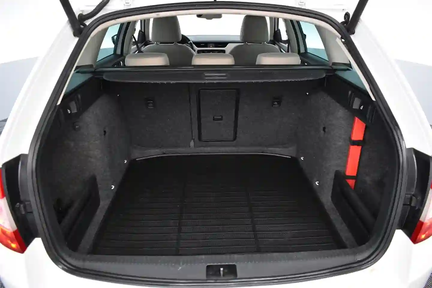 Car Image - 4bSYFC2lZryTqzlsXDJOZC