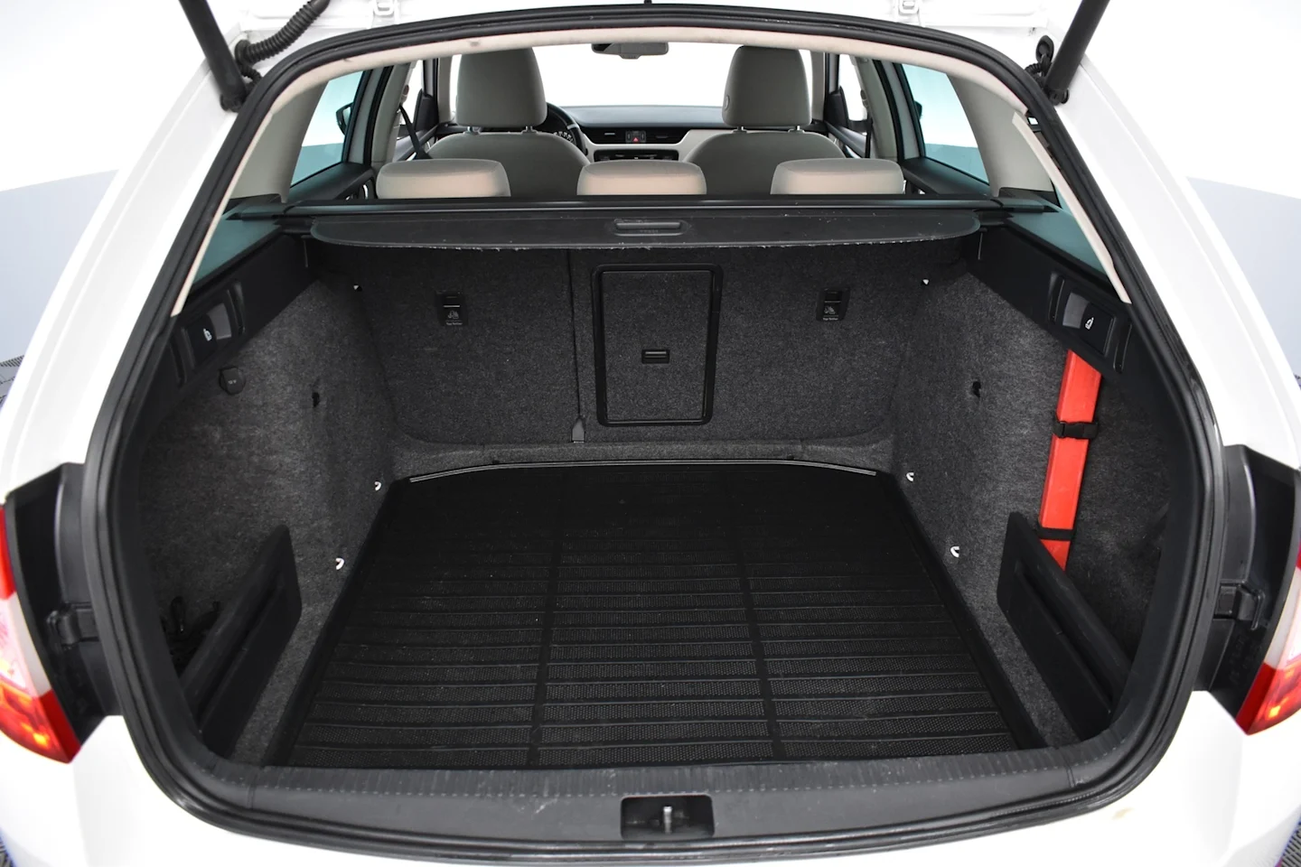 Car Image - 4bSYFC2lZryTqzlsXDJOZC