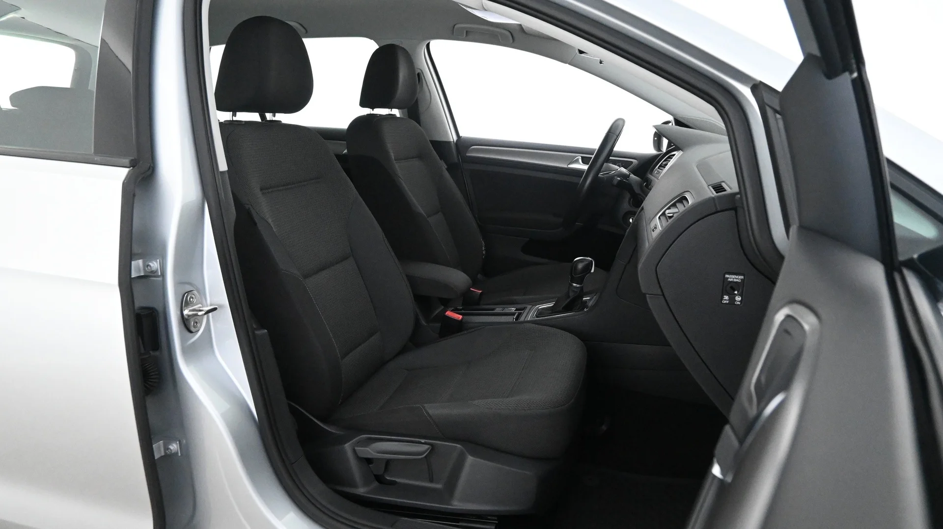 Car Image - 6514QvOaB4VjNxfO9Vrrit