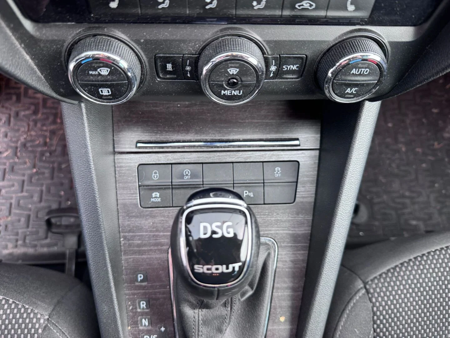 Car Image - 49YOZb3wDghqZjPTQPLRjT