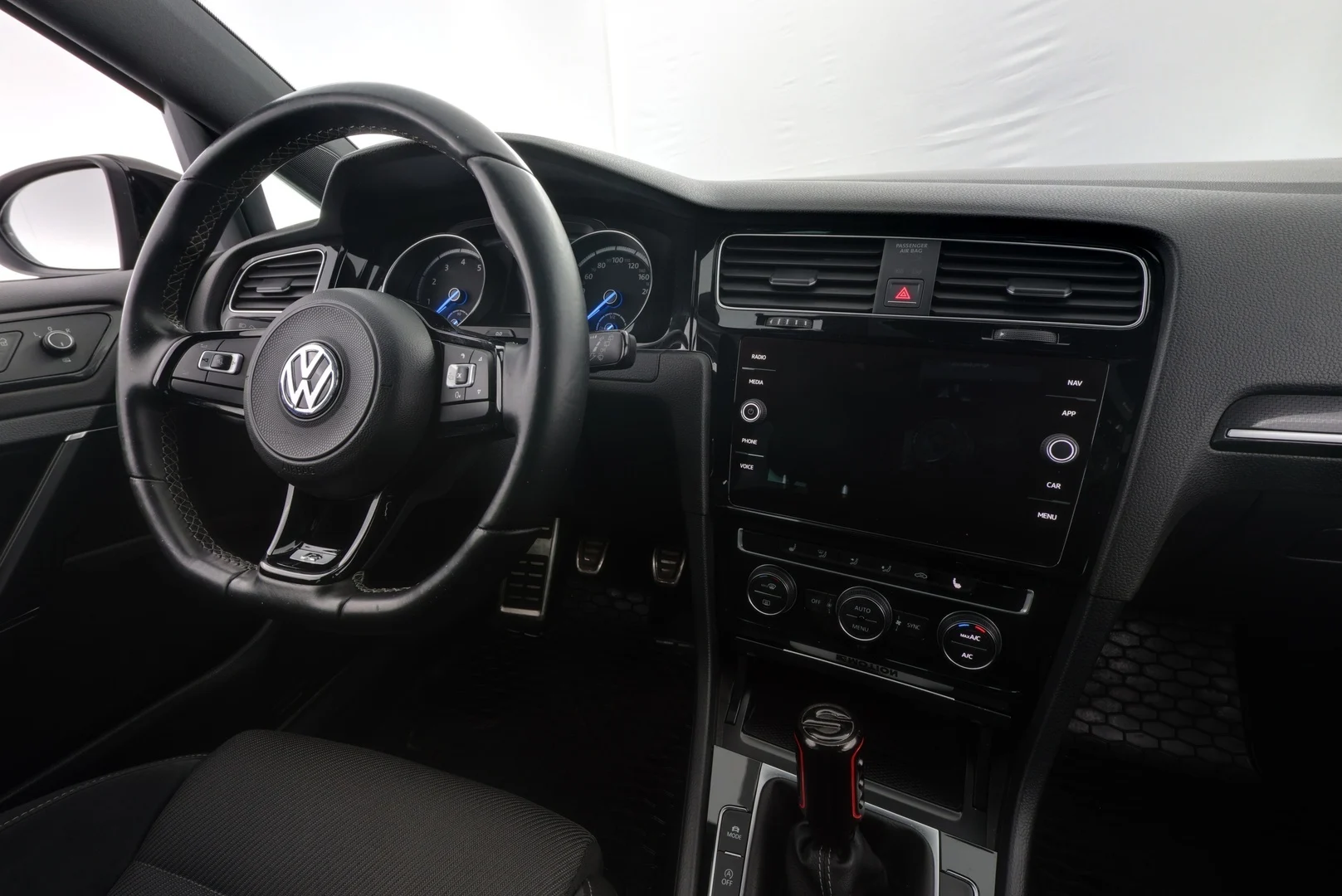Car Image - gP1SHWCgqMOJ0Nd8zXWfX