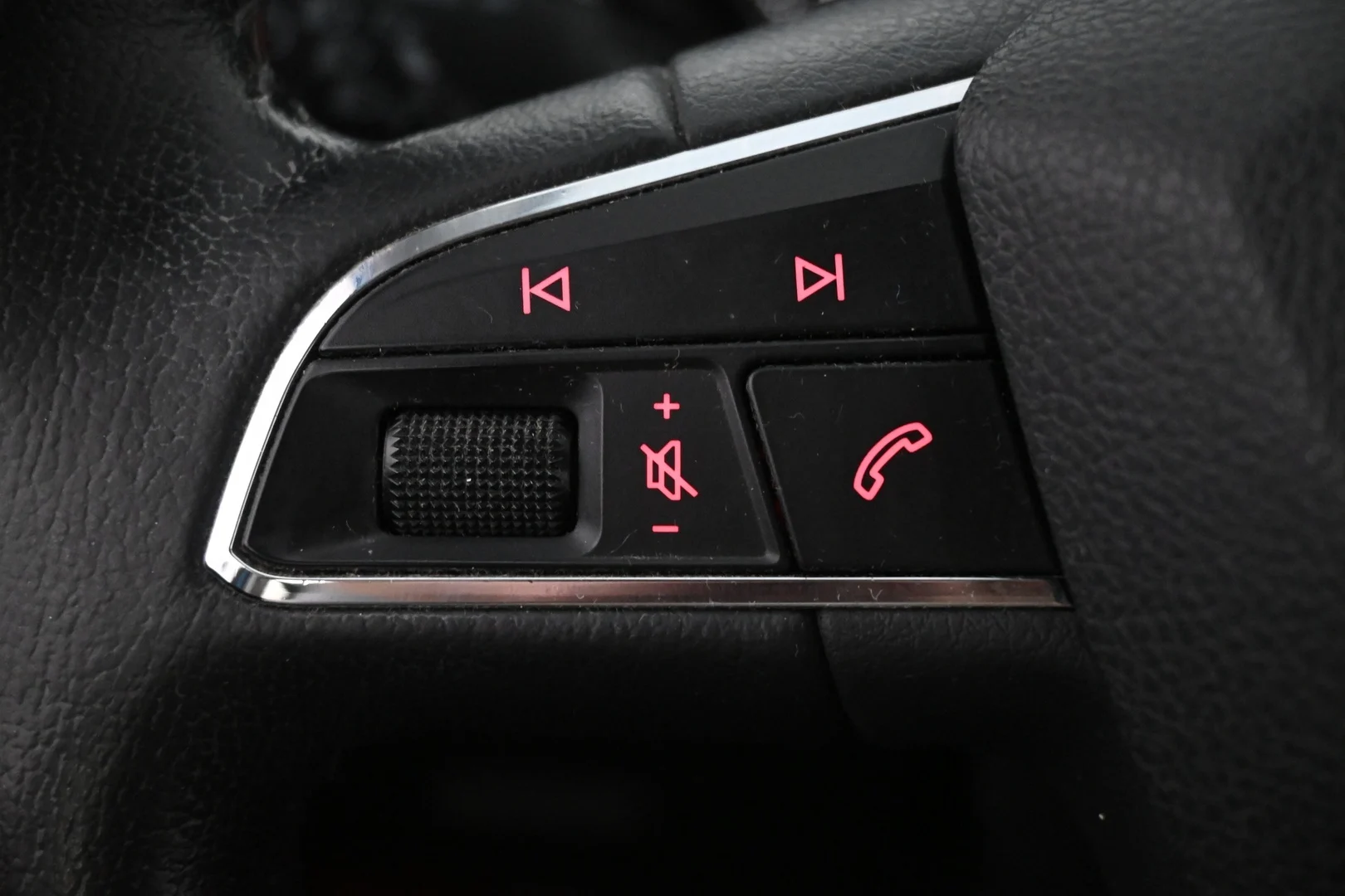 Car Image - 3QqV2l0OtYVU2P5gEJf3ug