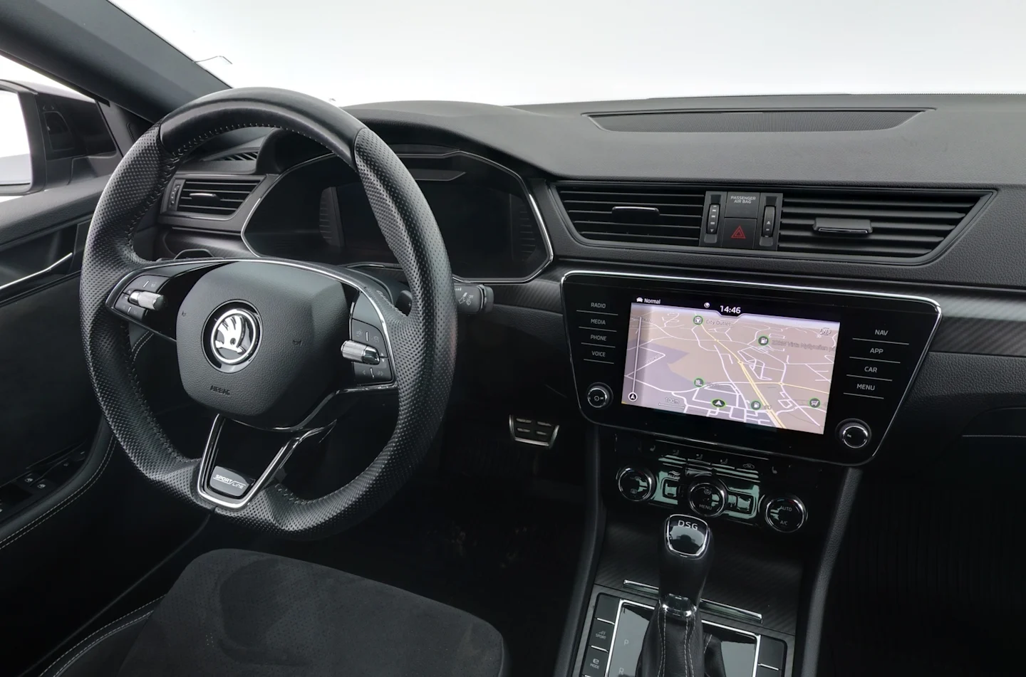Car Image - 5P0LnYXkrEtlGct9WYMtRX