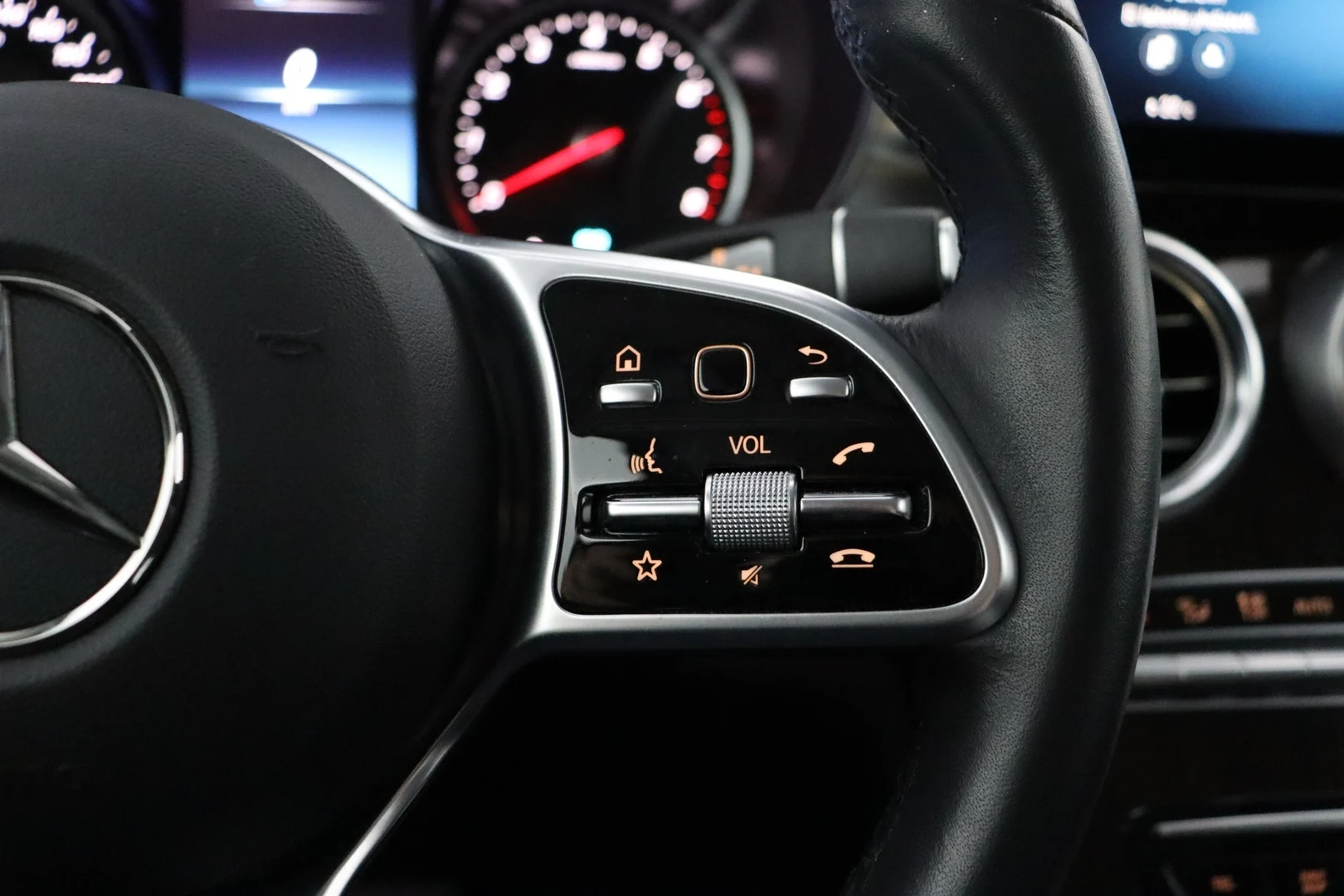 Car Image - 4QkqfVuvj2jDuUaiLfqDj