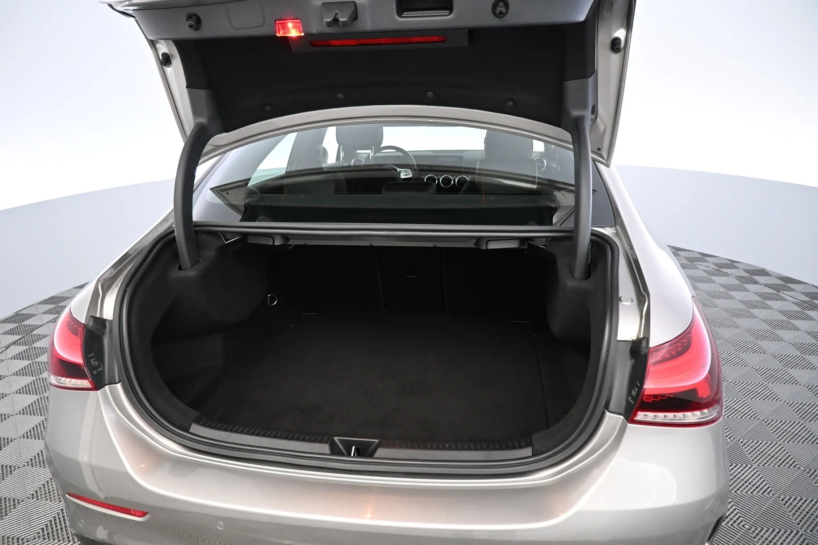 Car Image - 6bYOmIn6EDx9BQTXE3CaLE