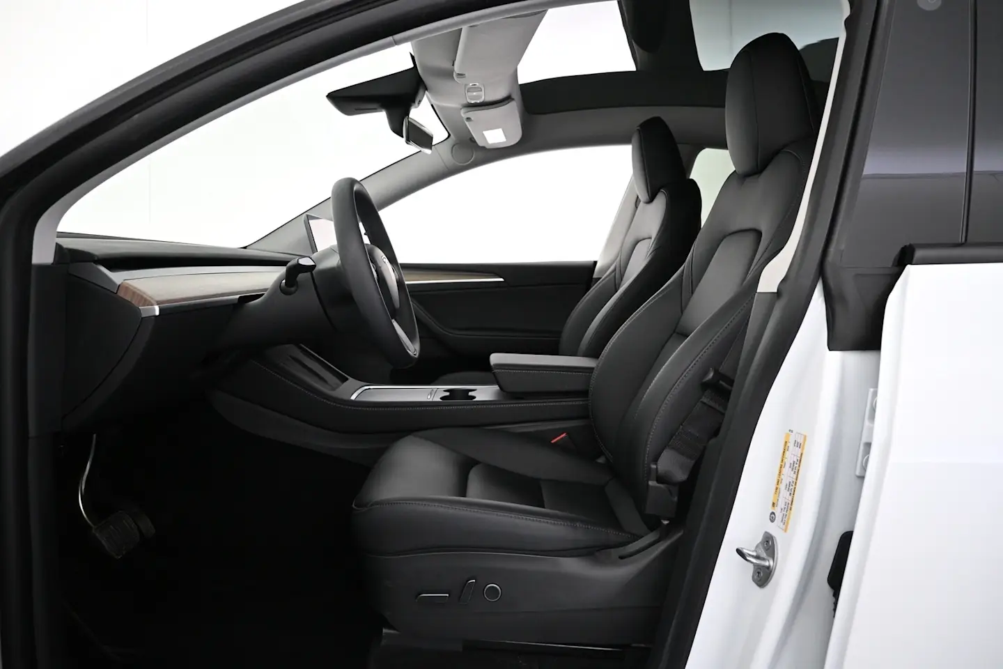 Car Image - 6OXaka8mVGQyCFP616dBtJ