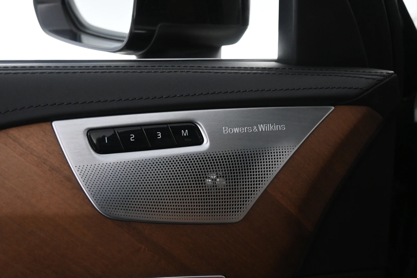 Car Image - 7iZ8vvXkAeZa6lKVkrMEUm