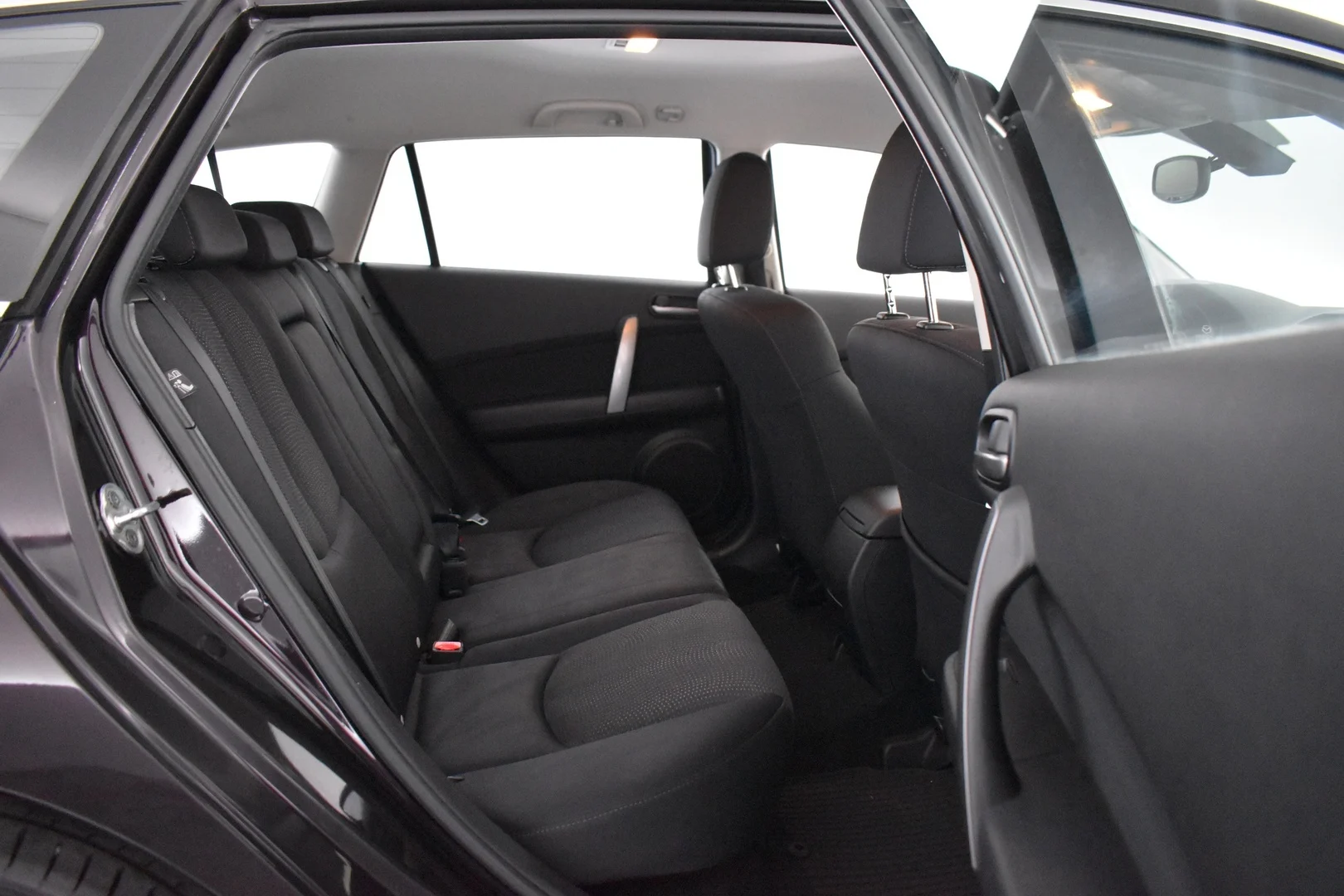 Car Image - 1ef6qFJLyzXACeSEnYNa1O
