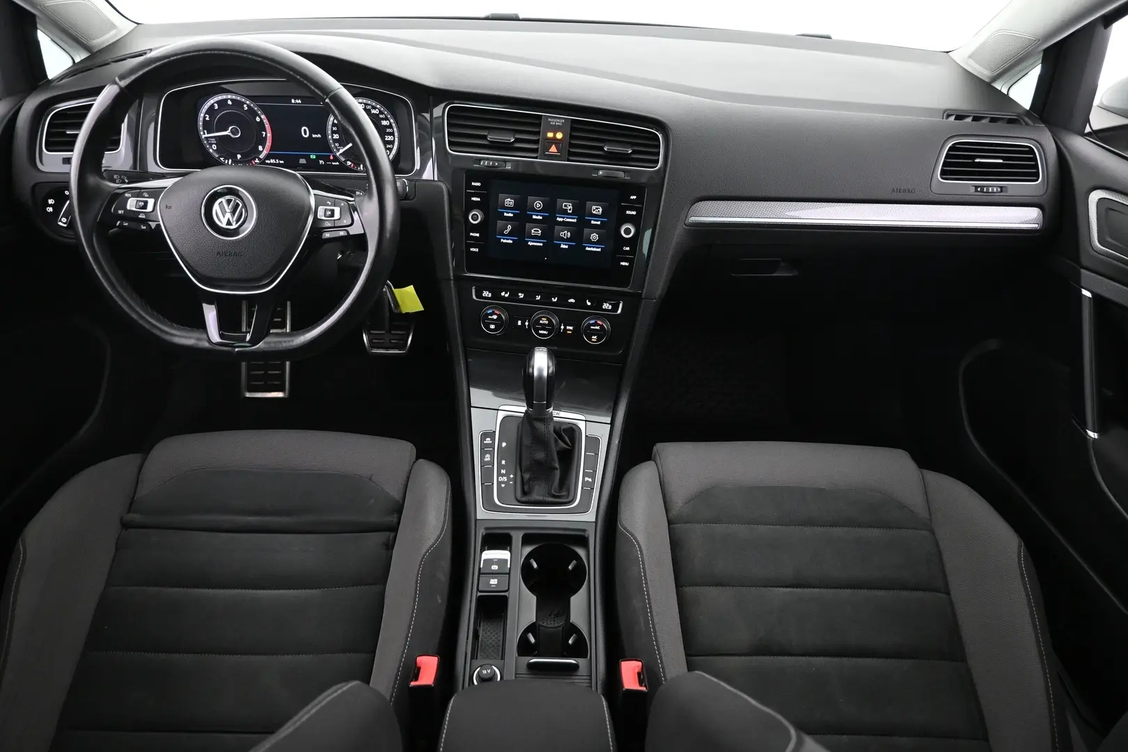 Car Image - 3xc09QO6xg85KbtzEDsQrM
