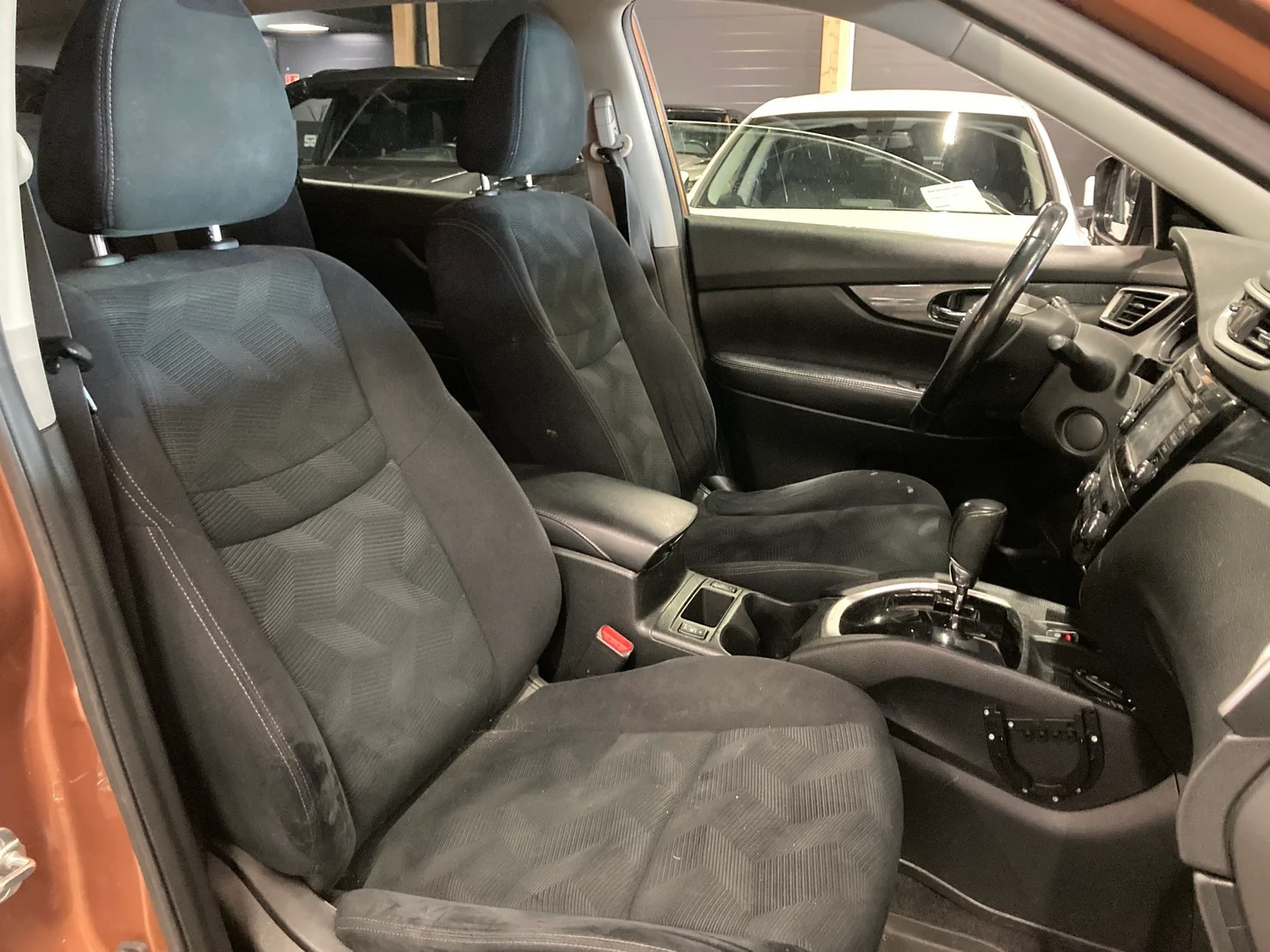 Car Image - 2UBstGEmbOPMyacwAj4XcR