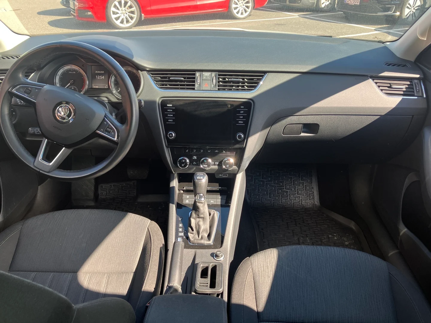 Car Image - 43BaaSW7h6c1wQUHL82tqE