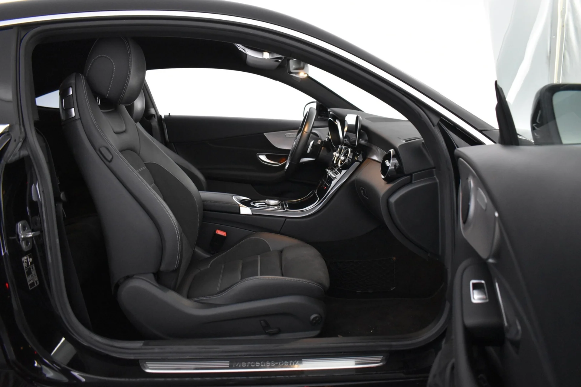 Car Image - 4ndovuNsbG4FBxw7sZ03C0