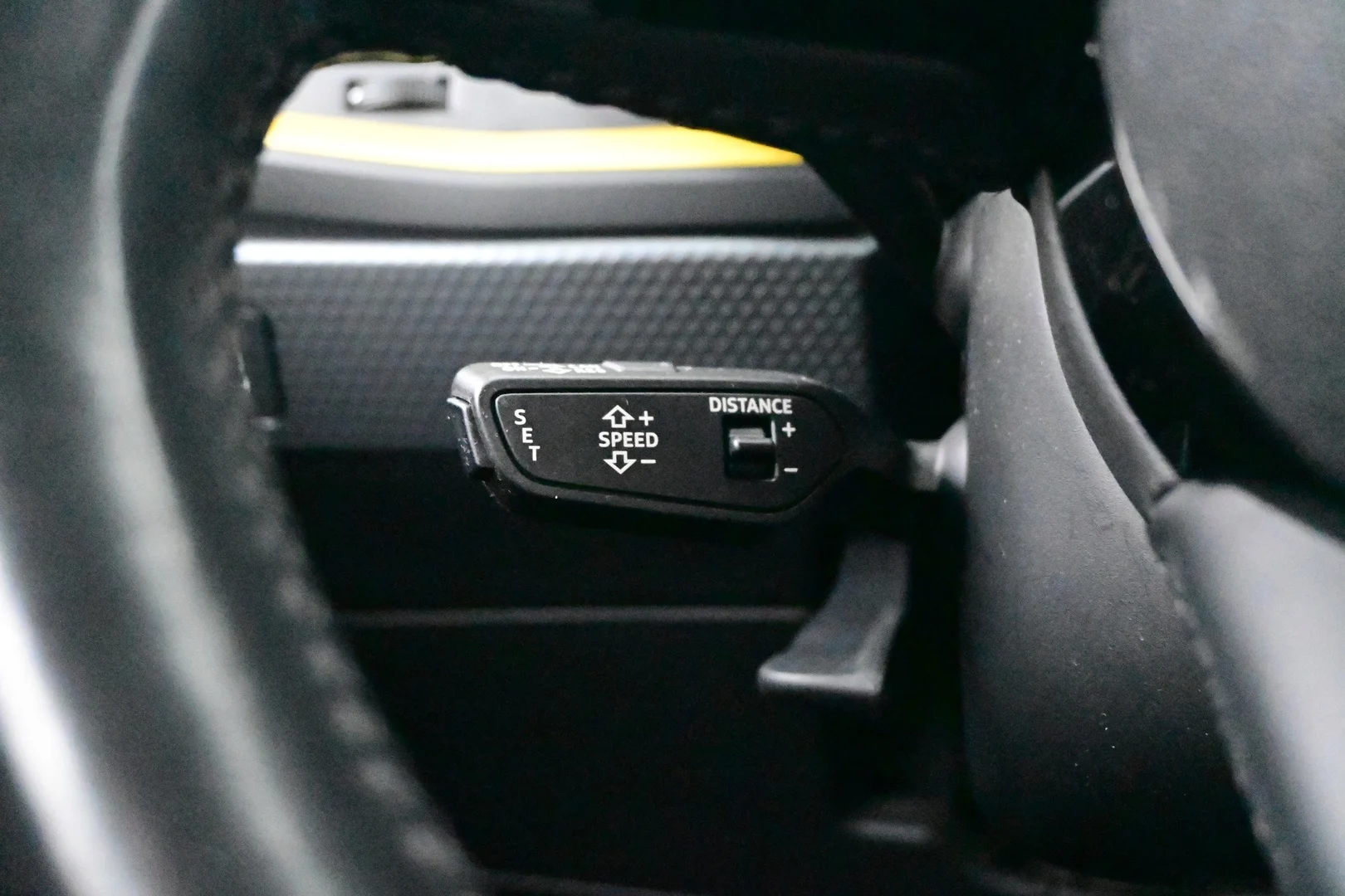 Car Image - 51eB5mtOgWJ9s4g7MCMm66