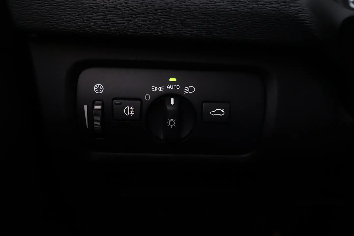 Car Image - 79n14p3lk8RLihF8ZpXuCA