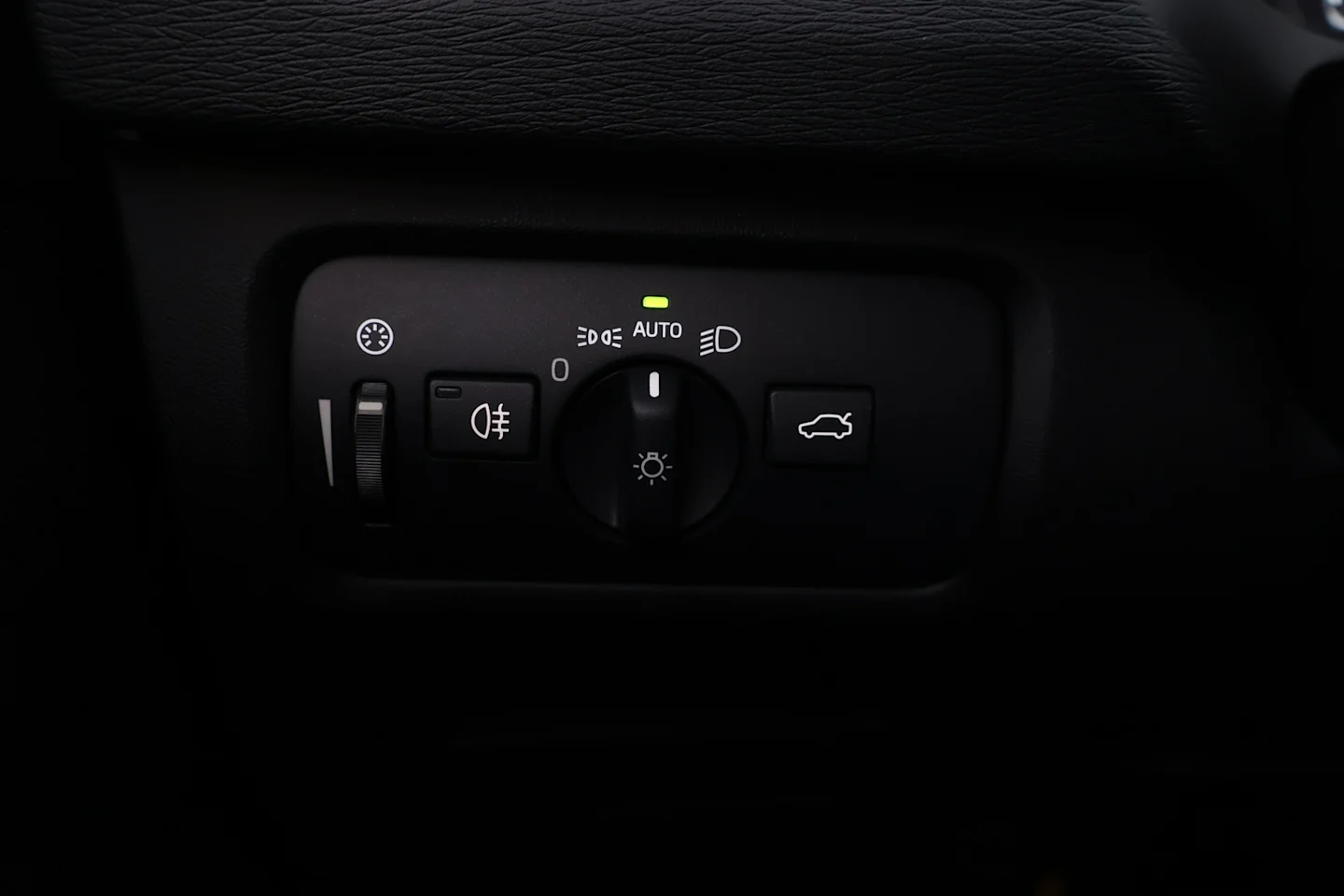 Car Image - 79n14p3lk8RLihF8ZpXuCA