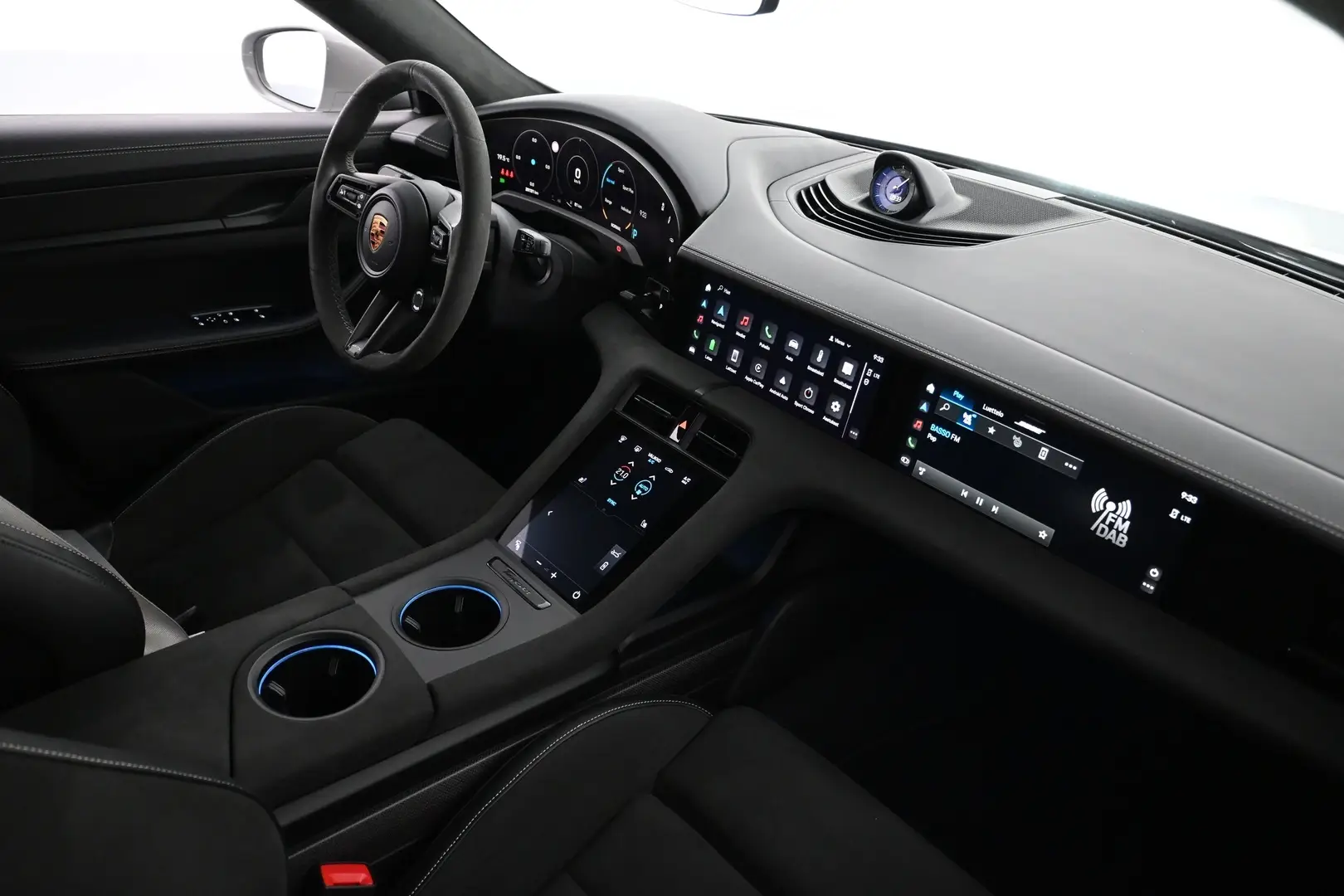 Car Image - 4W69zsXRGKb0MIkKd8bYUN