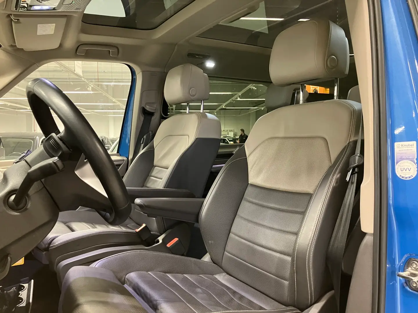 Car Image - 7t4zDog143lDTWgVlhEfIA