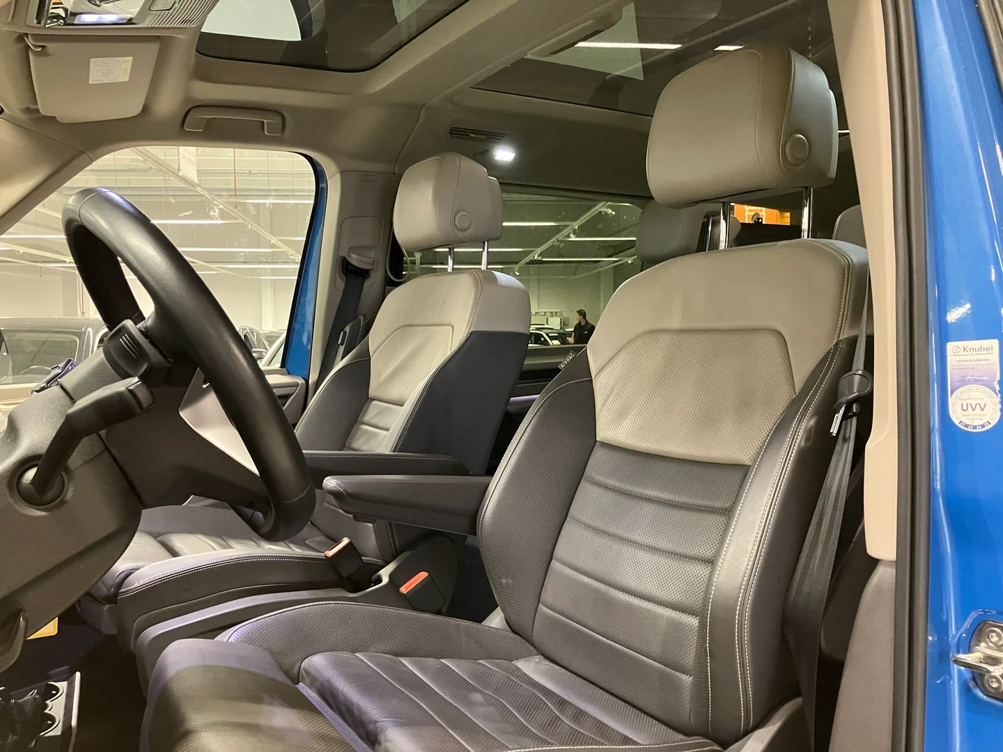 Car Image - 7t4zDog143lDTWgVlhEfIA